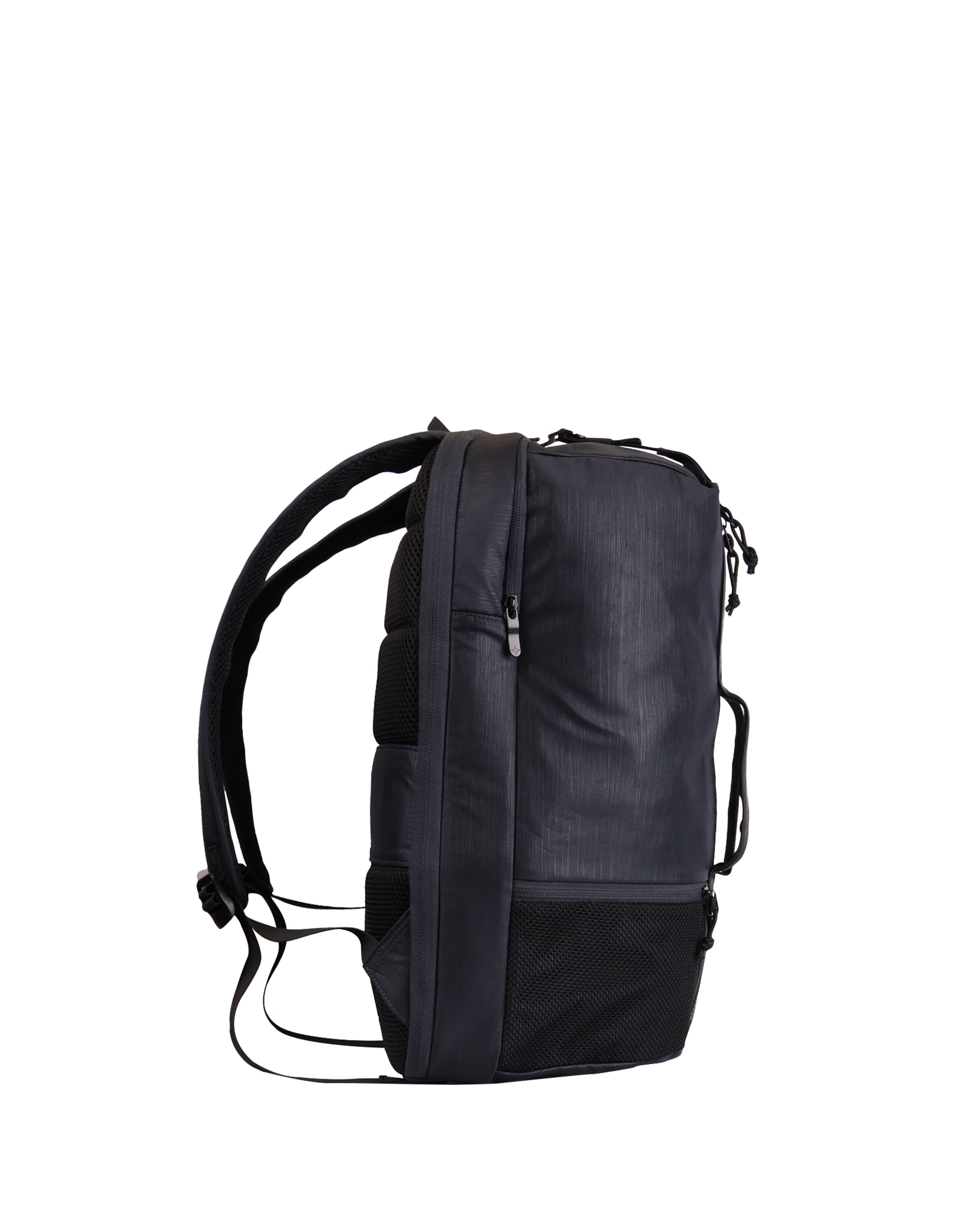 AUCKLAND BACKPACK WORLD TRAVELLER