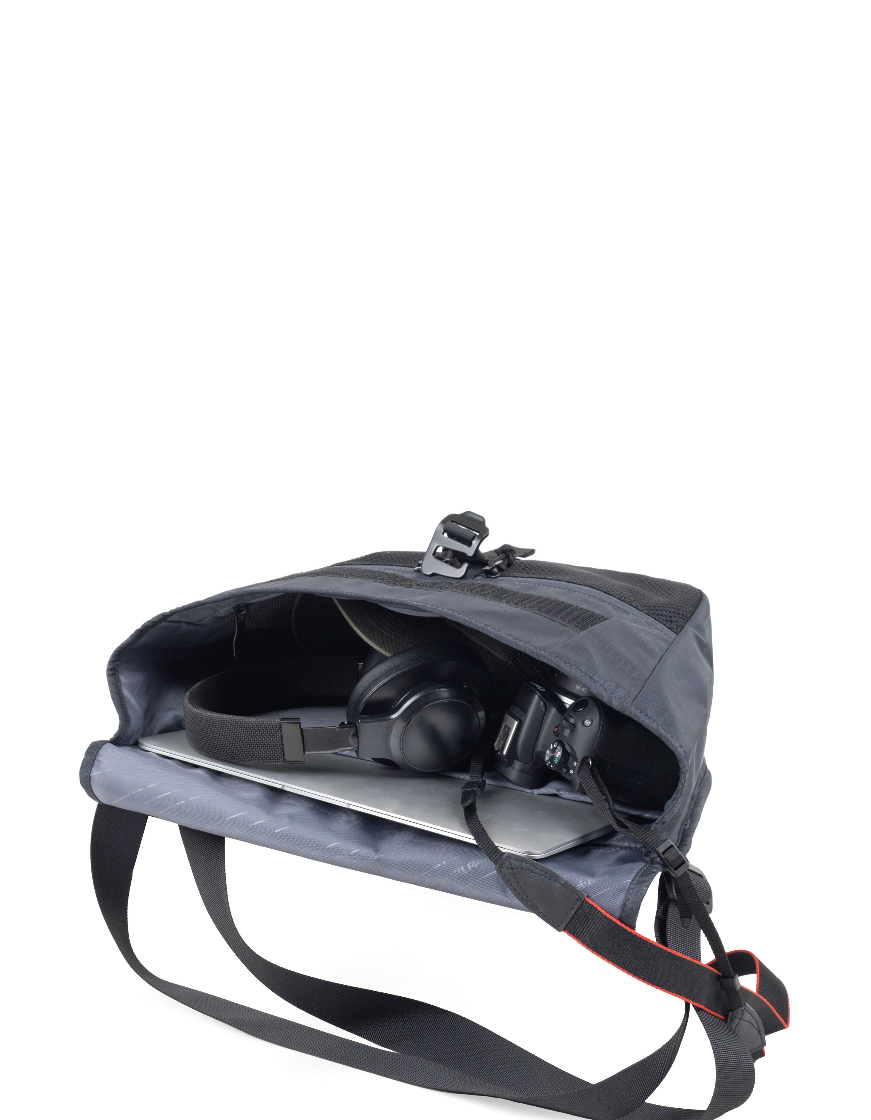 AUCKLAND SLING BAG WORLD TRAVELLER