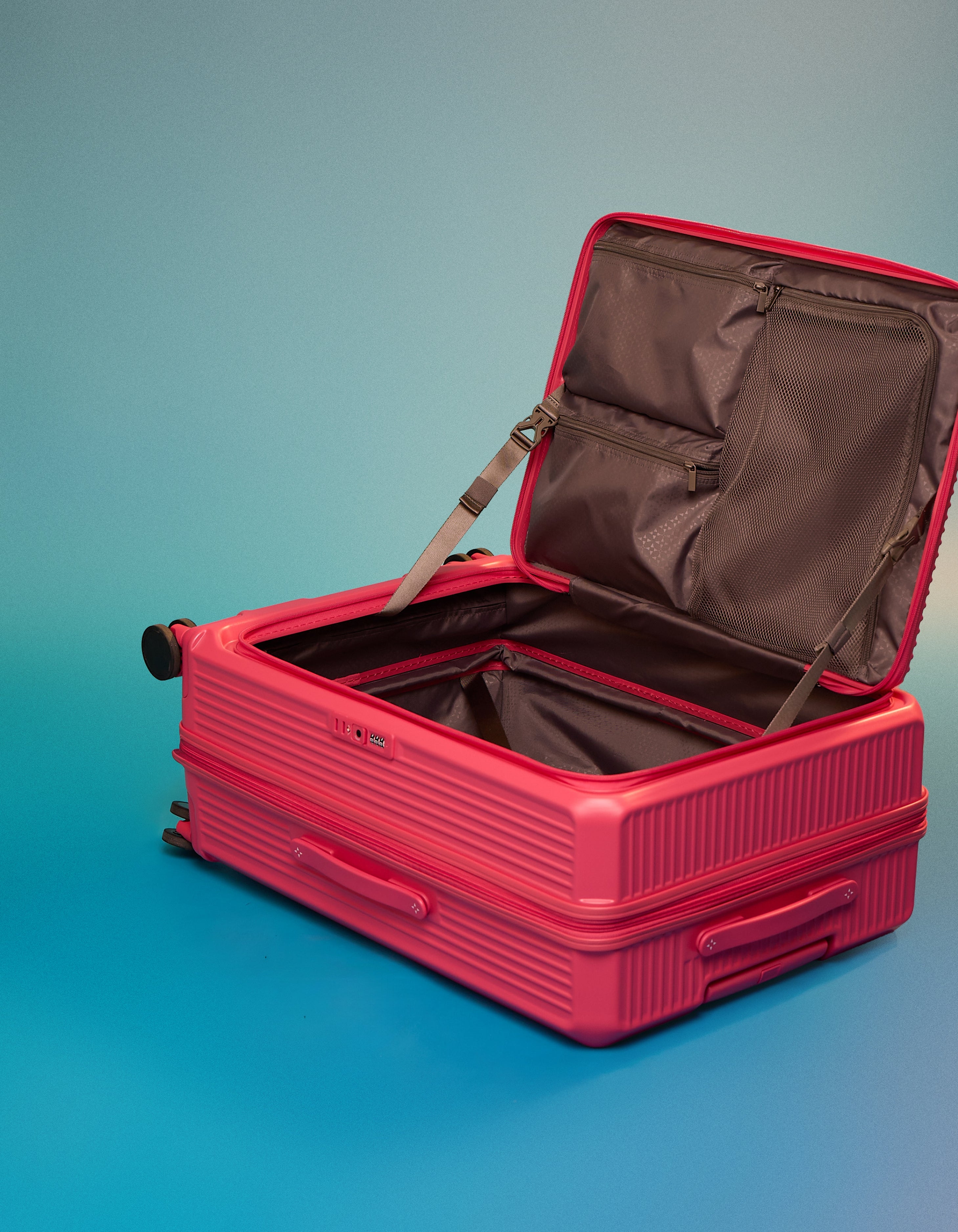 DUBAI PACK-ALL MEDIUM+ WORLD TRAVELLER