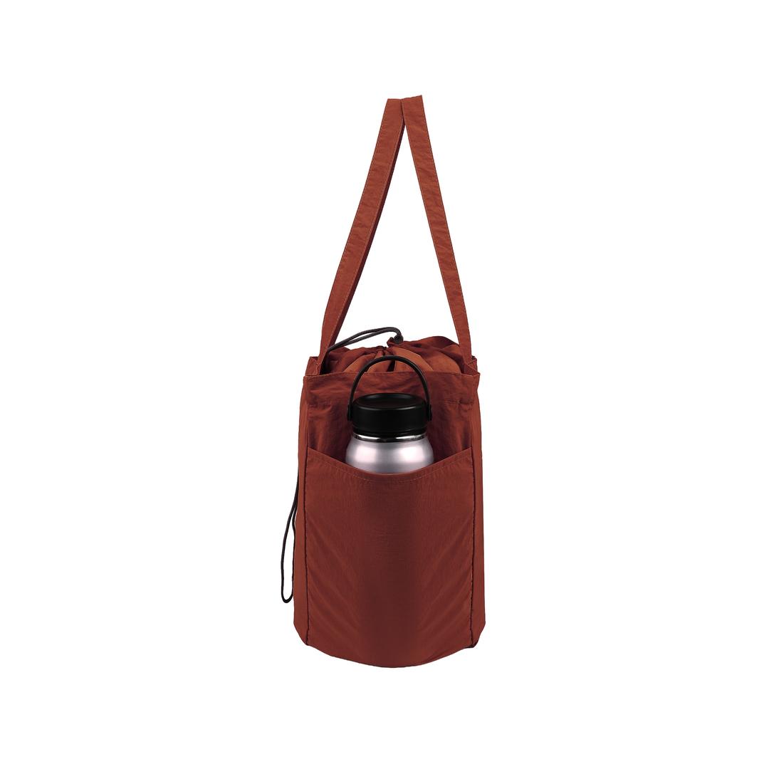 WORLD TRAVELLER Pocket Tote Bag