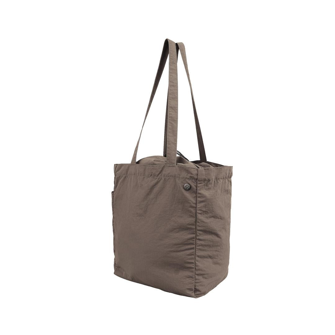 WORLD TRAVELLER Pocket Tote Bag