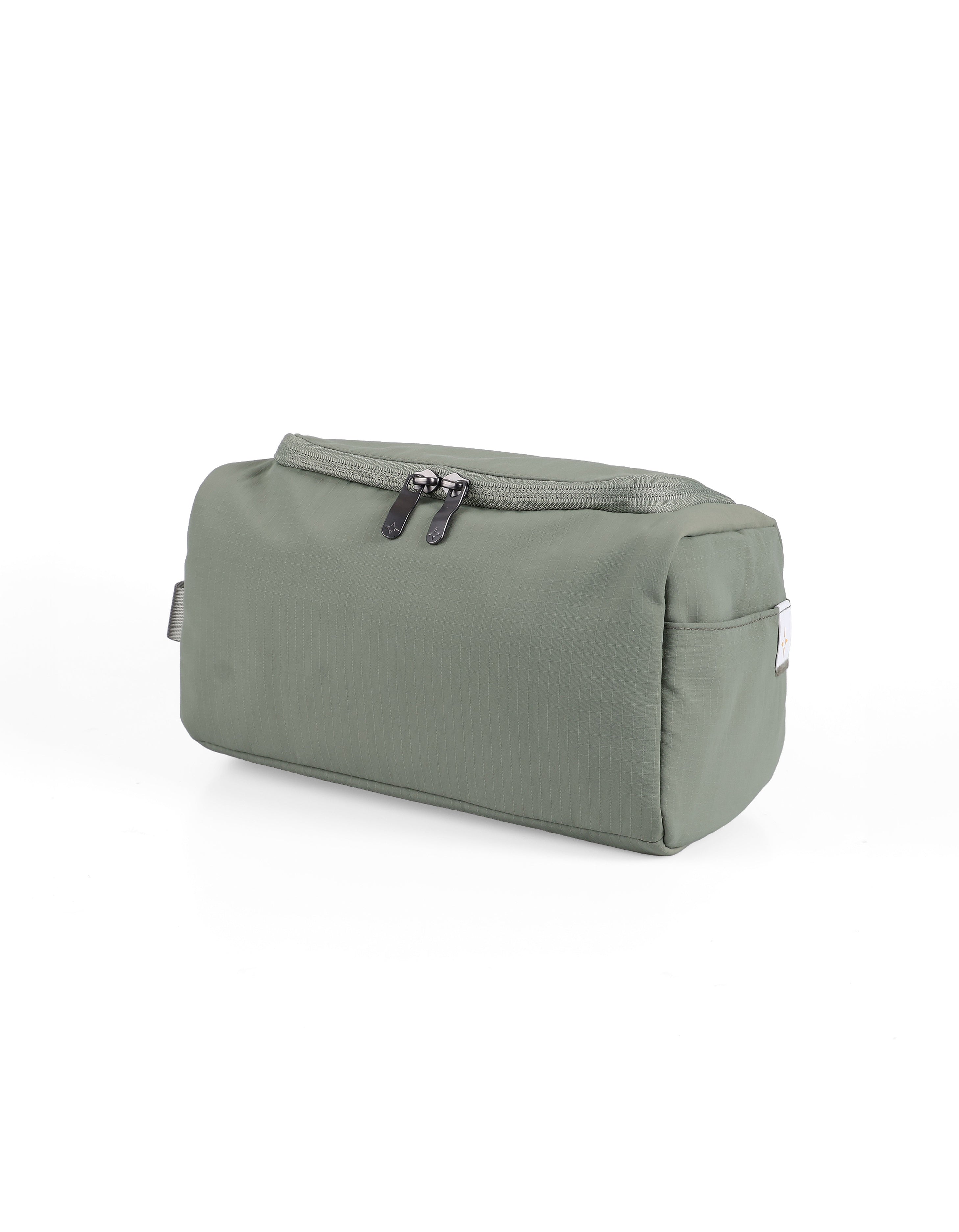 WORLD TRAVELLER TOILETRY KIT ORGANIZER/PACKING CUBES