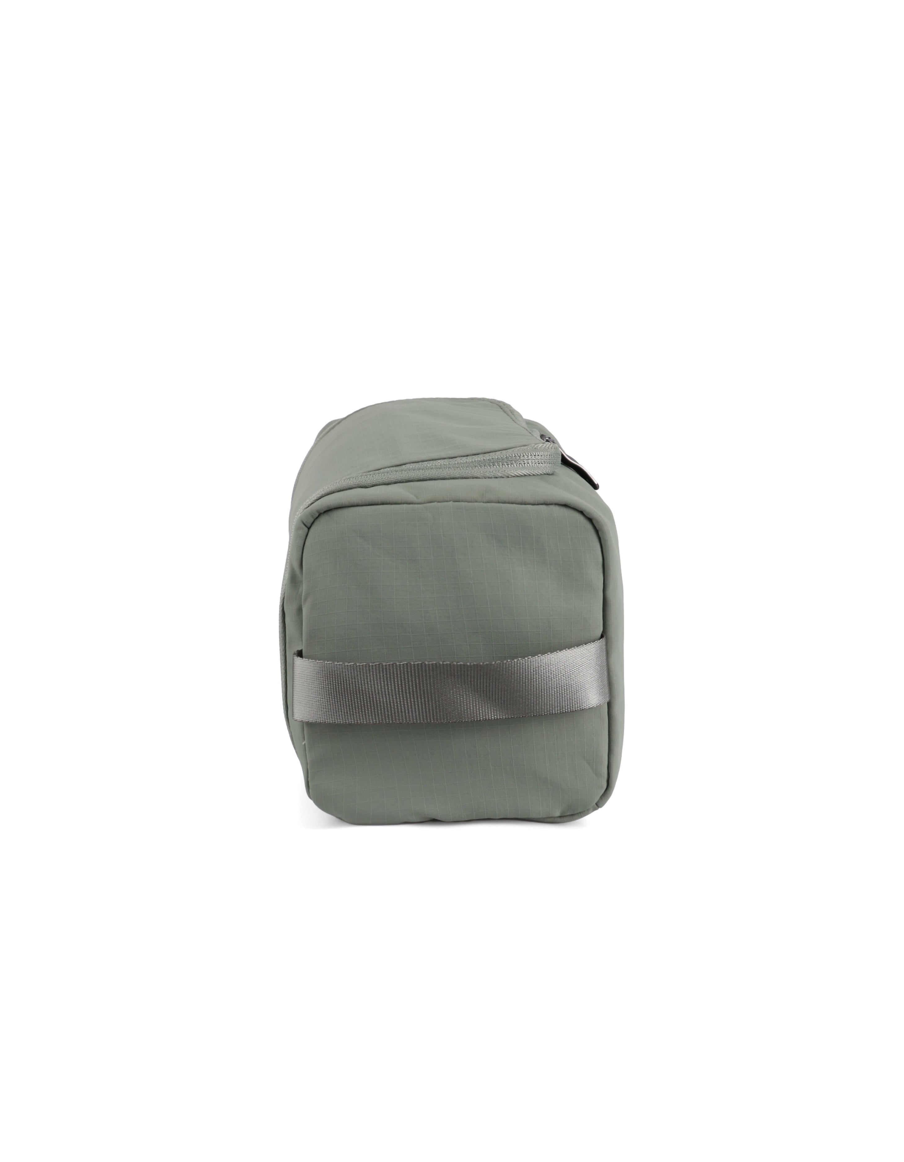 WORLD TRAVELLER TOILETRY KIT ORGANIZER/PACKING CUBES