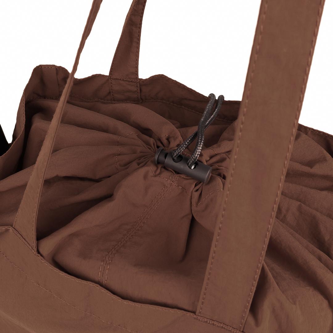 WORLD TRAVELLER Pocket Tote Bag
