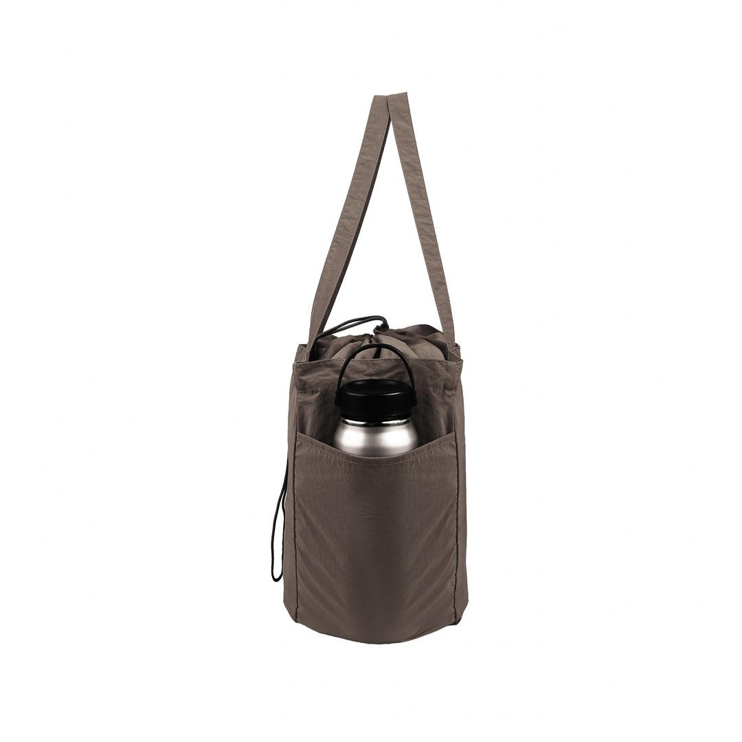 WORLD TRAVELLER Pocket Tote Bag